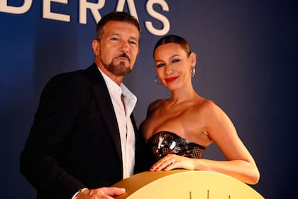 Ardohain junto al anfitrión del evento. Tras la fiesta, Pampita aprovechó su paso por Brasil para visitar la histórica escultura de Cristo Redentor. "El Dios de un trillón de estrellas sabe mi nombre y tiene un destino solo para mí", escribió emocionada en su cuenta de Instagram.