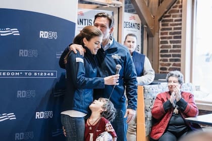 Casey DeSantis fue la candidata tentativa a la gobernación que mejor imagen tiene entre los votantes republicanos, según una reciente encuesta