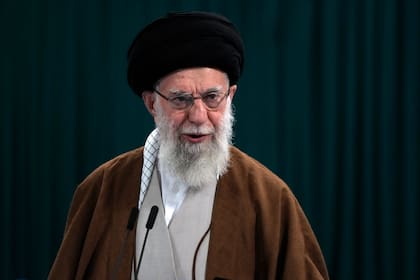 El líder supremo iraní, ayatolá Alí Jamanei, en Teherán, el 10 de mayo de 2024. (Foto AP /Vahid Salemi)