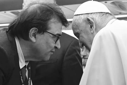 El papa Francisco y el escritor viajaron juntos a Mongolia en 2023