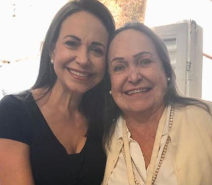 Entre los presos políticos pedidos por El Salvador está la madre de la líder opositora, María Corina Machado