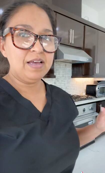 La mexicana Mónica Ruiz trabaja hace años limpiando casas y oficinas