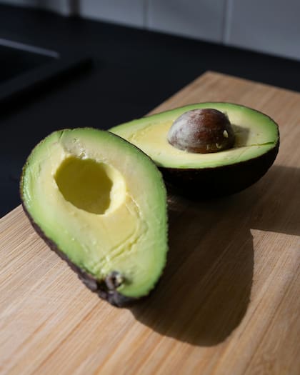 La palta es rica en grasas monoinsaturadas que mejoran la circulación cerebral