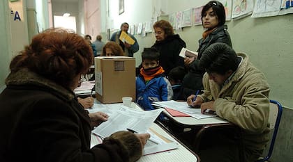 Las autoridades de mesa cumplen varias funciones para asegurar el correcto funcionamiento de las elecciones