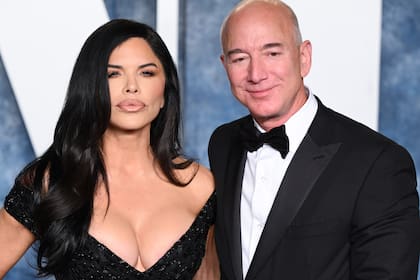 Jeff Bezos y Lauren Sánchez comenzaron su relación en 2020, tras la separación del empresario de su esposa MacKenzie Scott