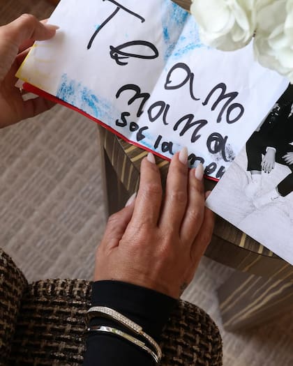 Los niños le escribieron una carta que decía "Te amo mamá, sos la mejor" (Foto: Instagram @antonelaroccuzzo)
