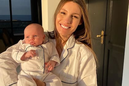 Pampita junto a su hija, Ana